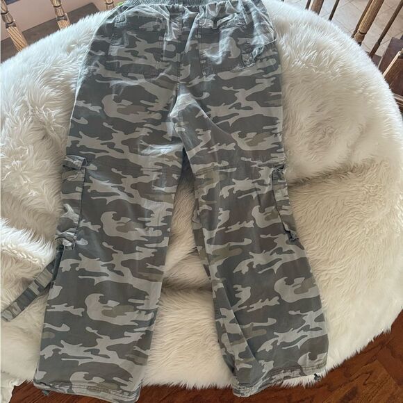 Camo Cargo Pants for Women - Picture 3 of 3